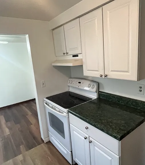 245 Laurel Dr #2 — Photo 22