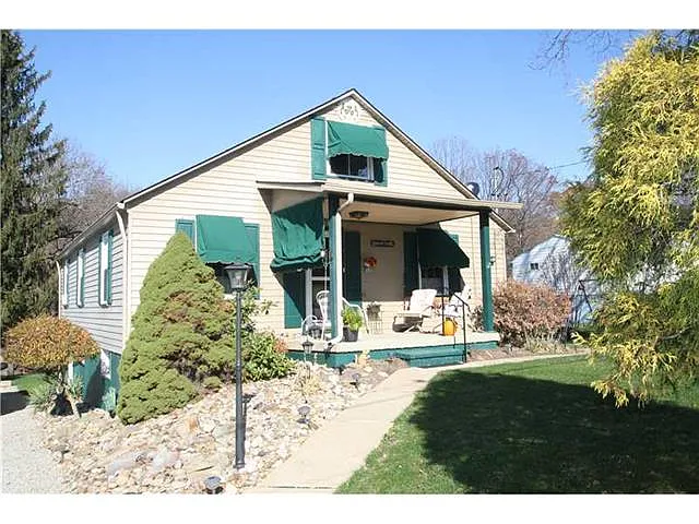 355 Jefferson St photo 1