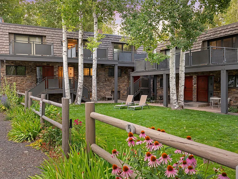124 E Durant Ave #10 — Photo 28