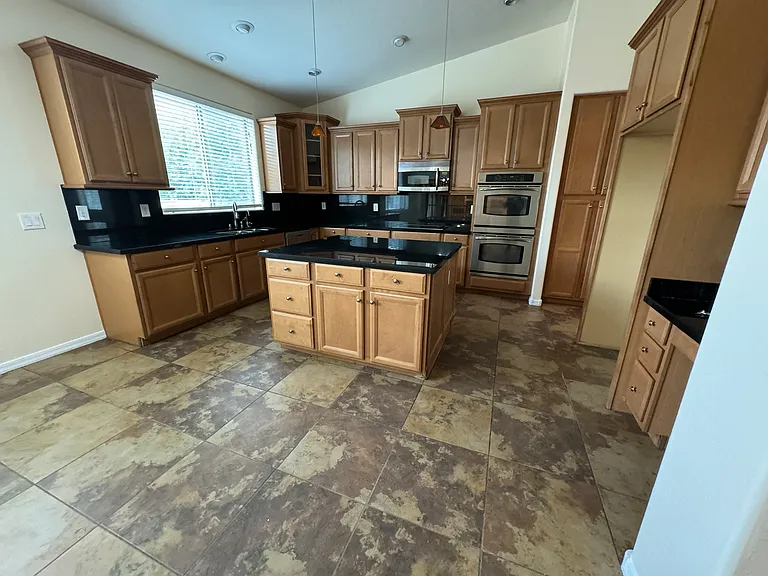 4524 W Rushmore Dr — Photo 9