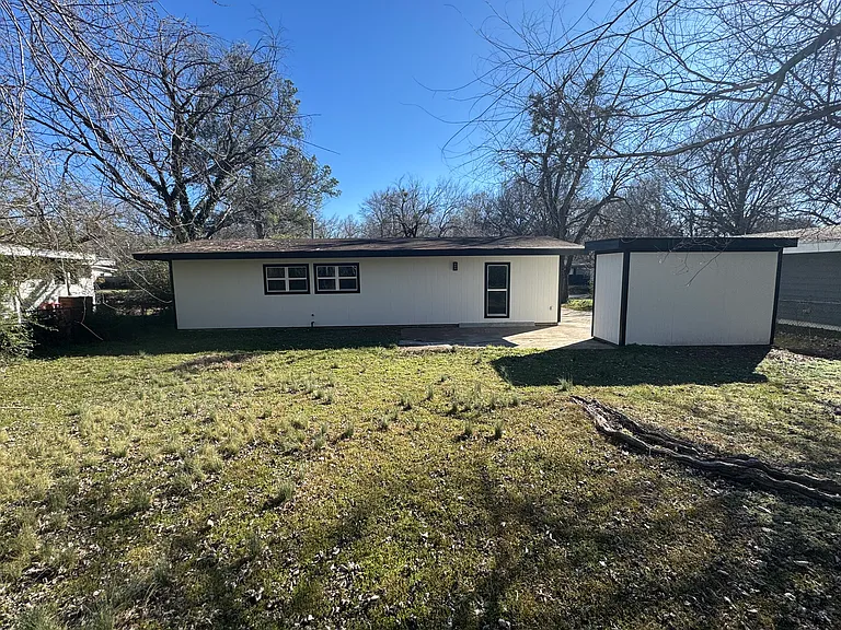 2916 Williams Ave — Photo 6
