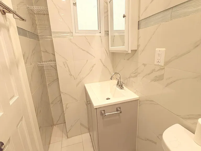 211 Nichols Ave #2 — Photo 5