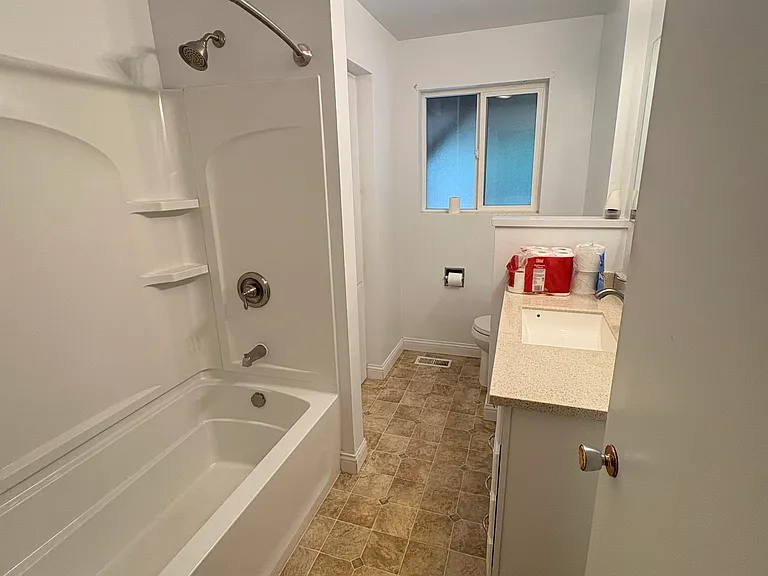 1221 Sunset Pl — Photo 5