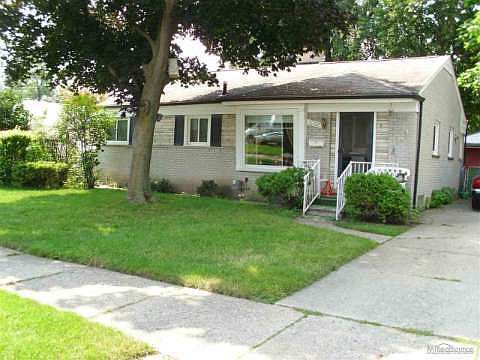 1st image of 31327 Artesian Dr