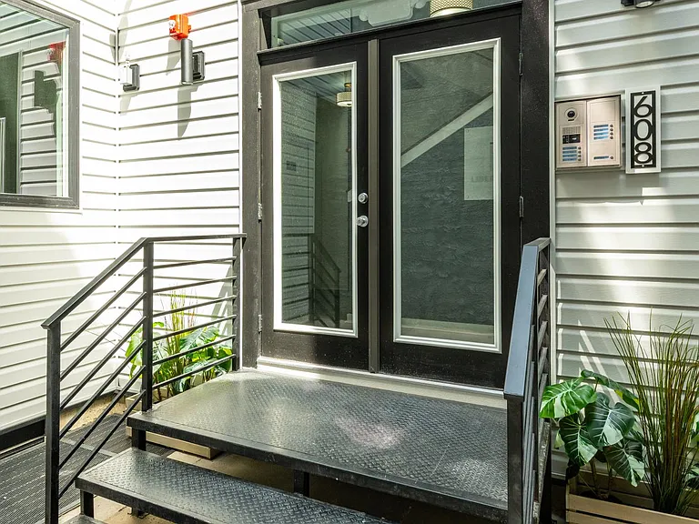 608 S American St #7 — Photo 25