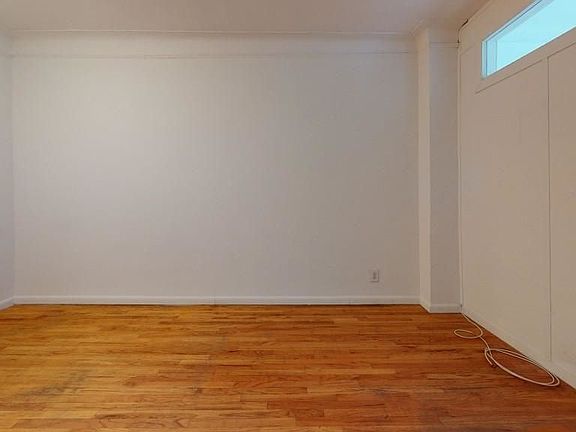 4th image of 1612 York Ave #4A1