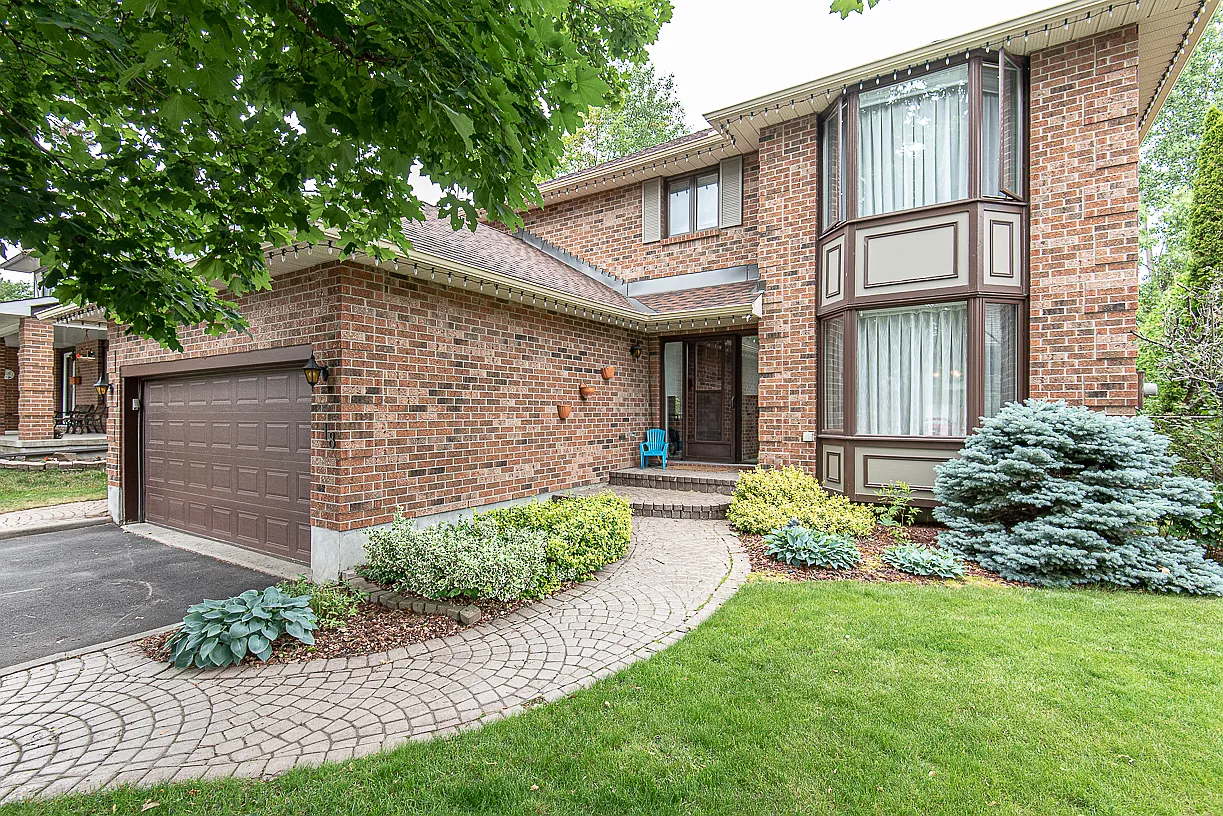 18 Hesse Crescent - 1 — Photo 1