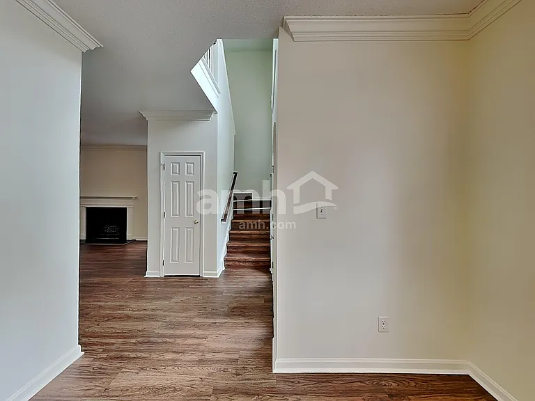 1106 Kerry Greens Dr — Photo 6
