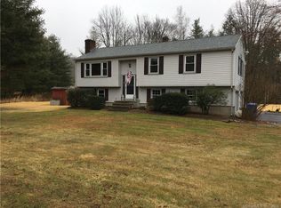 300 Race Hill Rd, Guilford, CT 06437