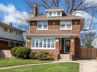 806 Robinhood Ln, La Grange Park, IL 60526