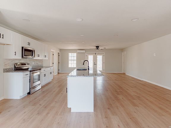 4th image of 115 Huxley Dr