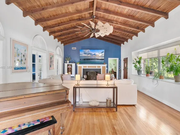 (undisclosed Address), Miami, FL 33138