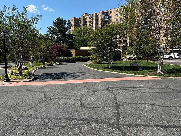 8330 Greensboro Dr #6/0003 — Photo 4