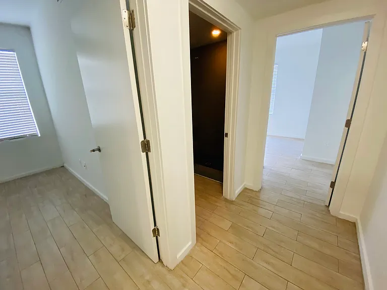1613 Meridian Ave #305 — Photo 13