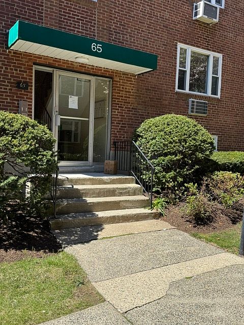 1st image of 65 Colborne Rd APT B2