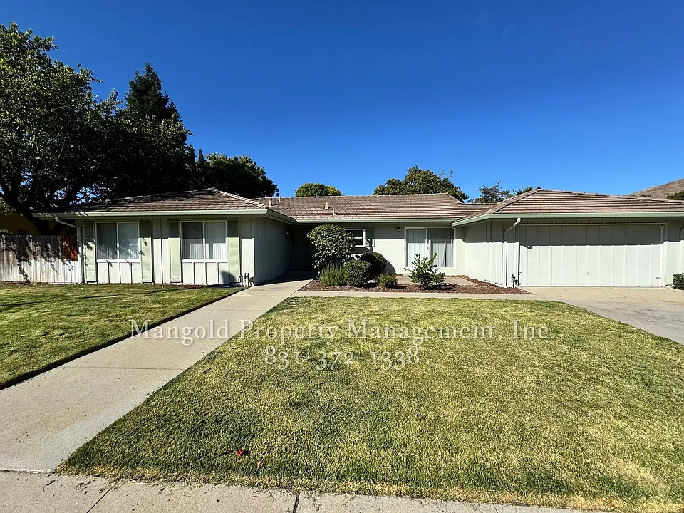 22490 Ferdinand Dr