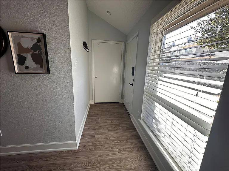 13821 Hollowgreen Dr — Photo 6