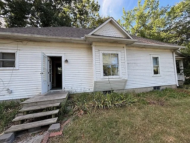 2 bed, 1370 sqft, $1,200 — Photo 1