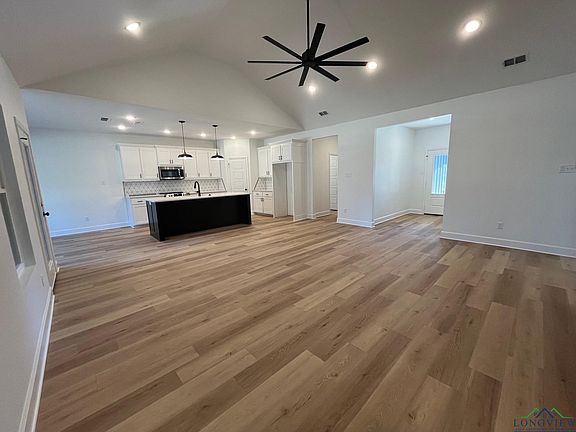 4th image of 213 W Center St