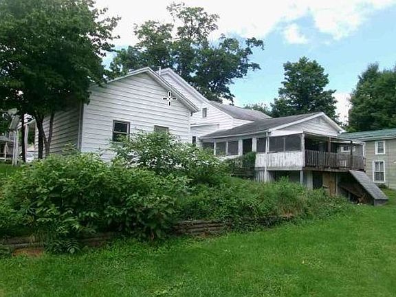 2nd image of 33 Maple St