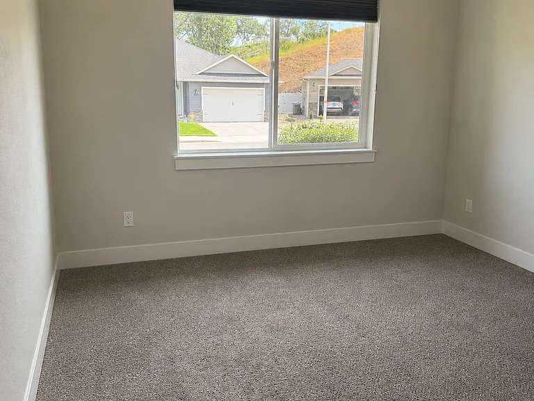 Guest bedroom 2