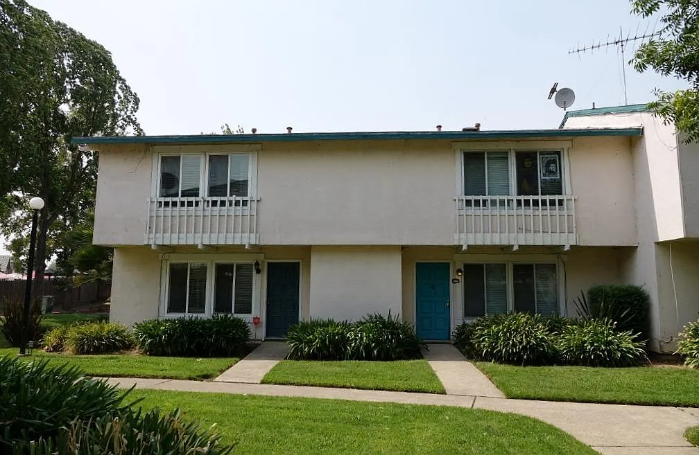 7692 La Mancha Way photo 1