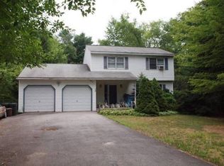 15 Queen Diana Ln, Queensbury, NY 12804