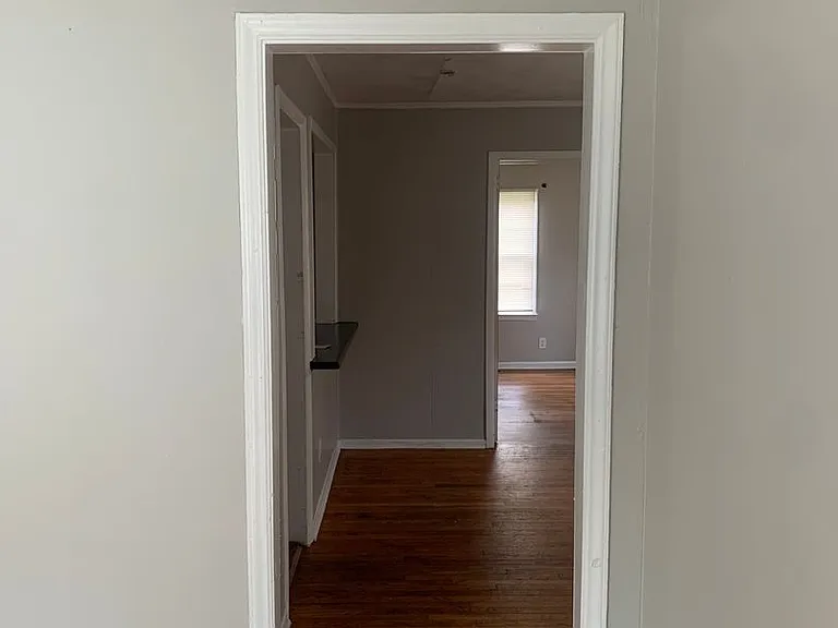 1924 Taylor Ave — Photo 3