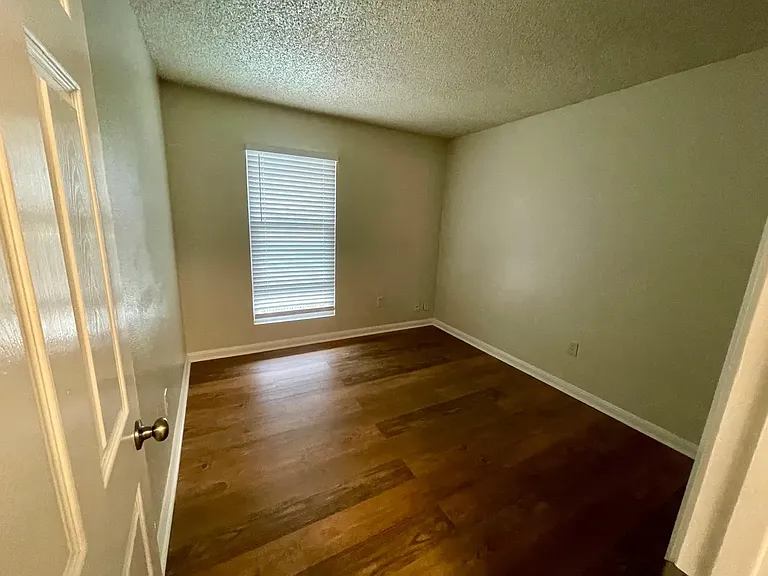 2 bed, 1.0 bath, 900 sqft, $1,795 — Photo 5
