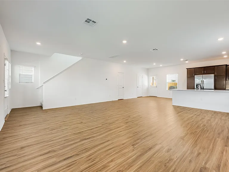 1545 Cobblecrest Ln — Photo 4