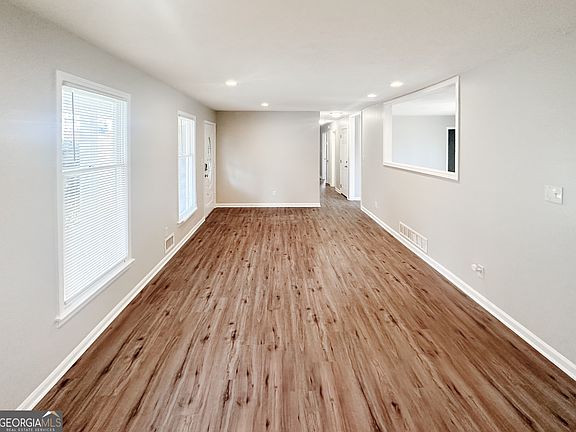 3rd image of 4060 W Stubbs Rd