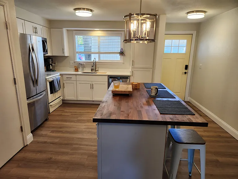 727 Rocky Road Dr — Photo 5