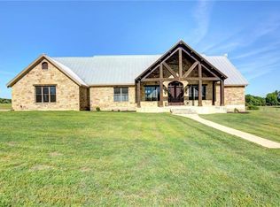 172 Hall Rd, Smithville, TX 78957