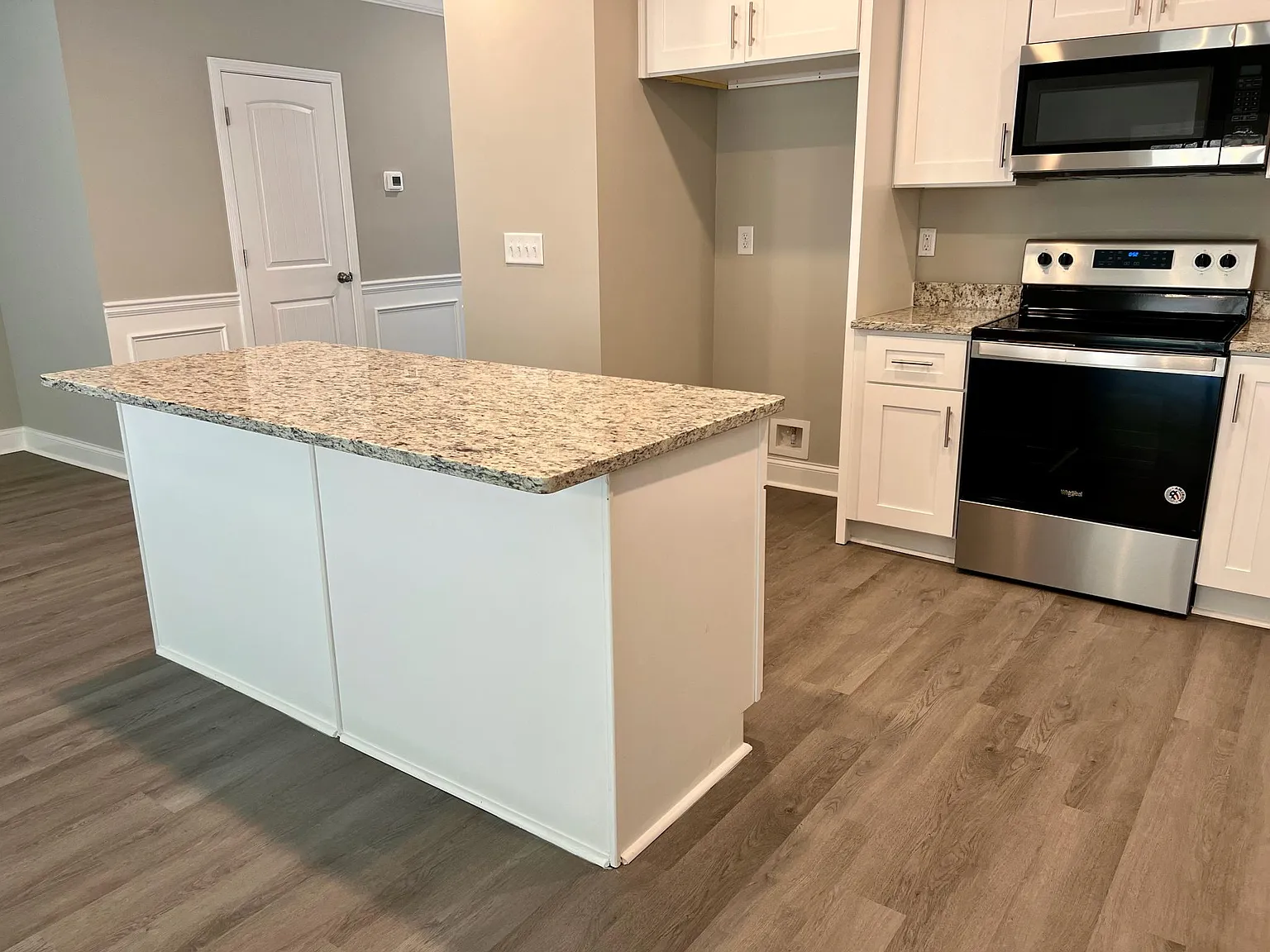 3 bed, 1792 sqft, $2,100 — Photo 4