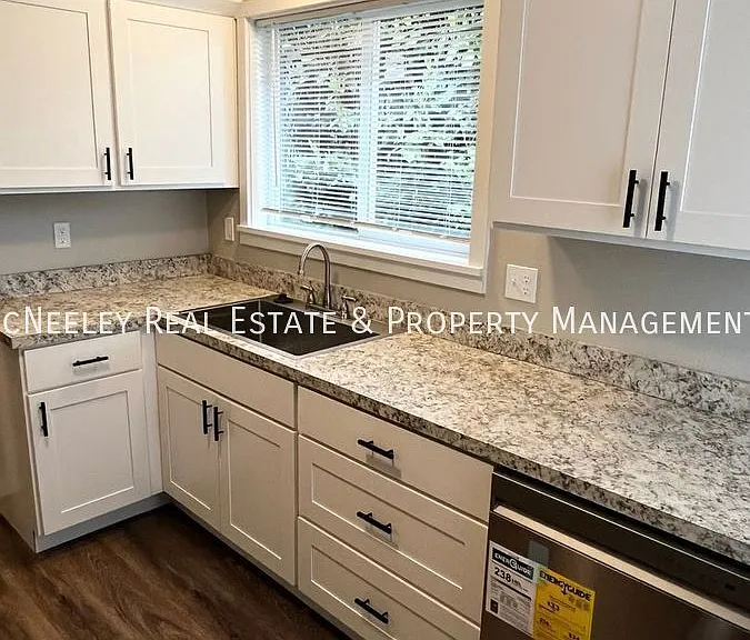 4748 N Vanderbilt St — Photo 7
