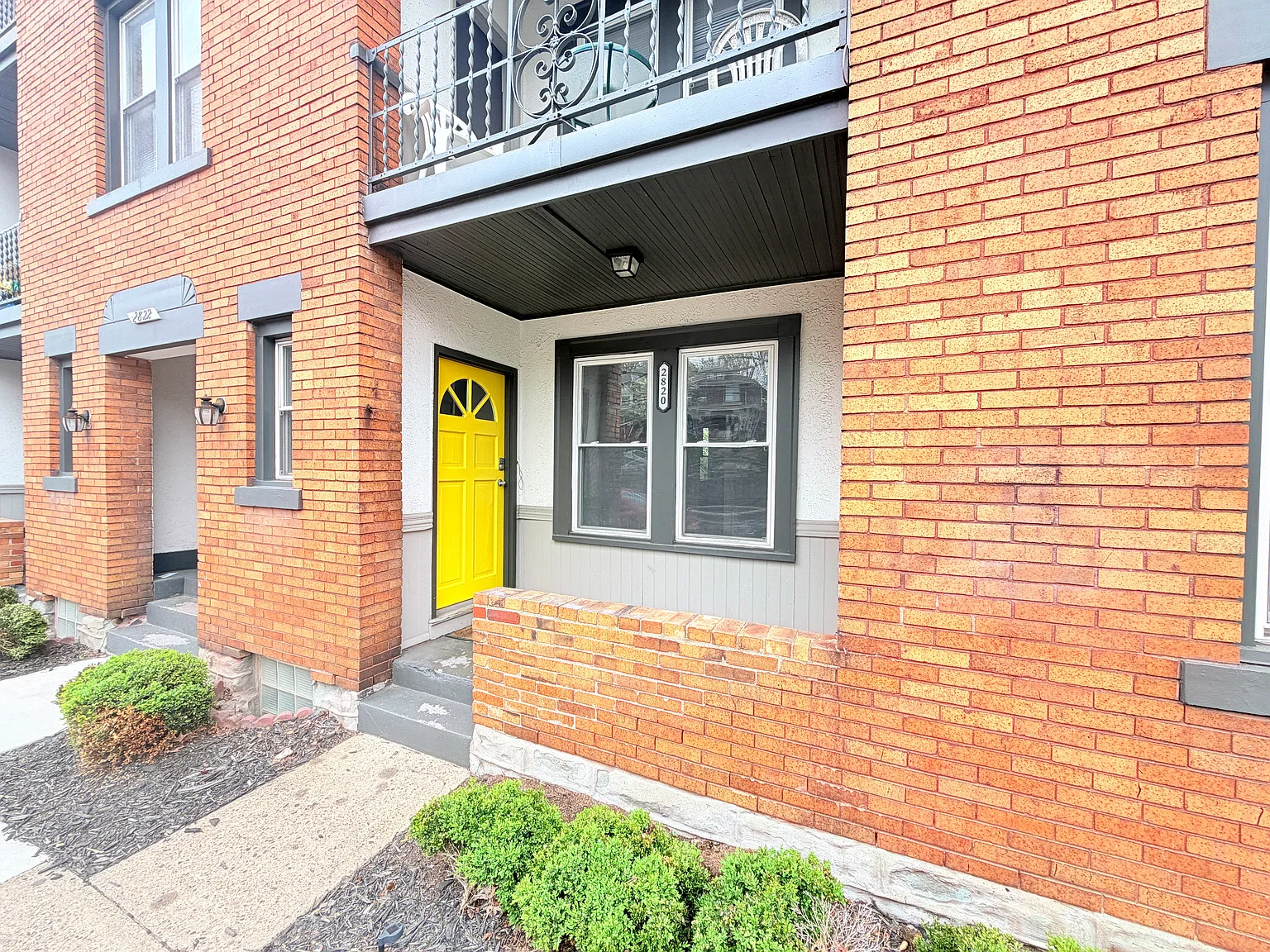 2 bed, 850 sqft, $1,300 — Photo 2