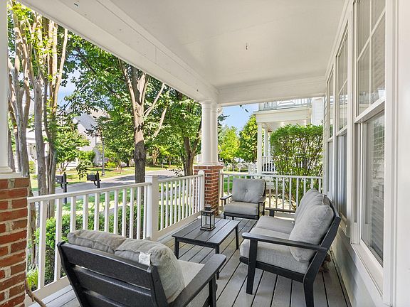4th image of 612 Greysands Ln