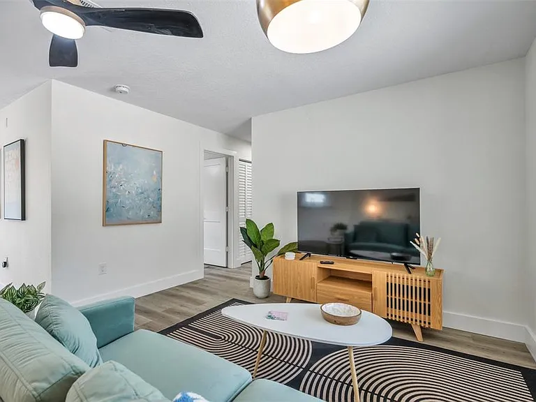 2310 Mary Sue St — Photo 5