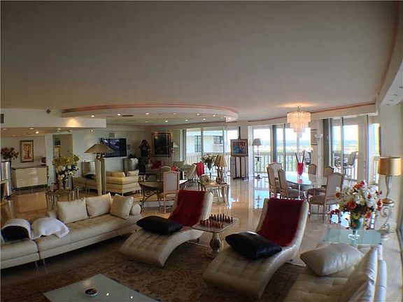 3rd image of 19707 Turnberry Way Ph B