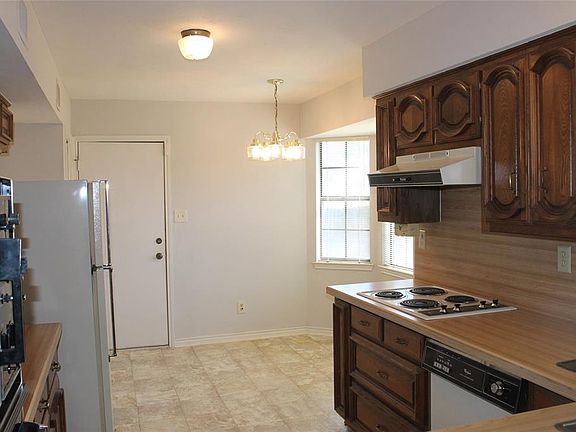 5th image of 300 Saint Croix Green Dr