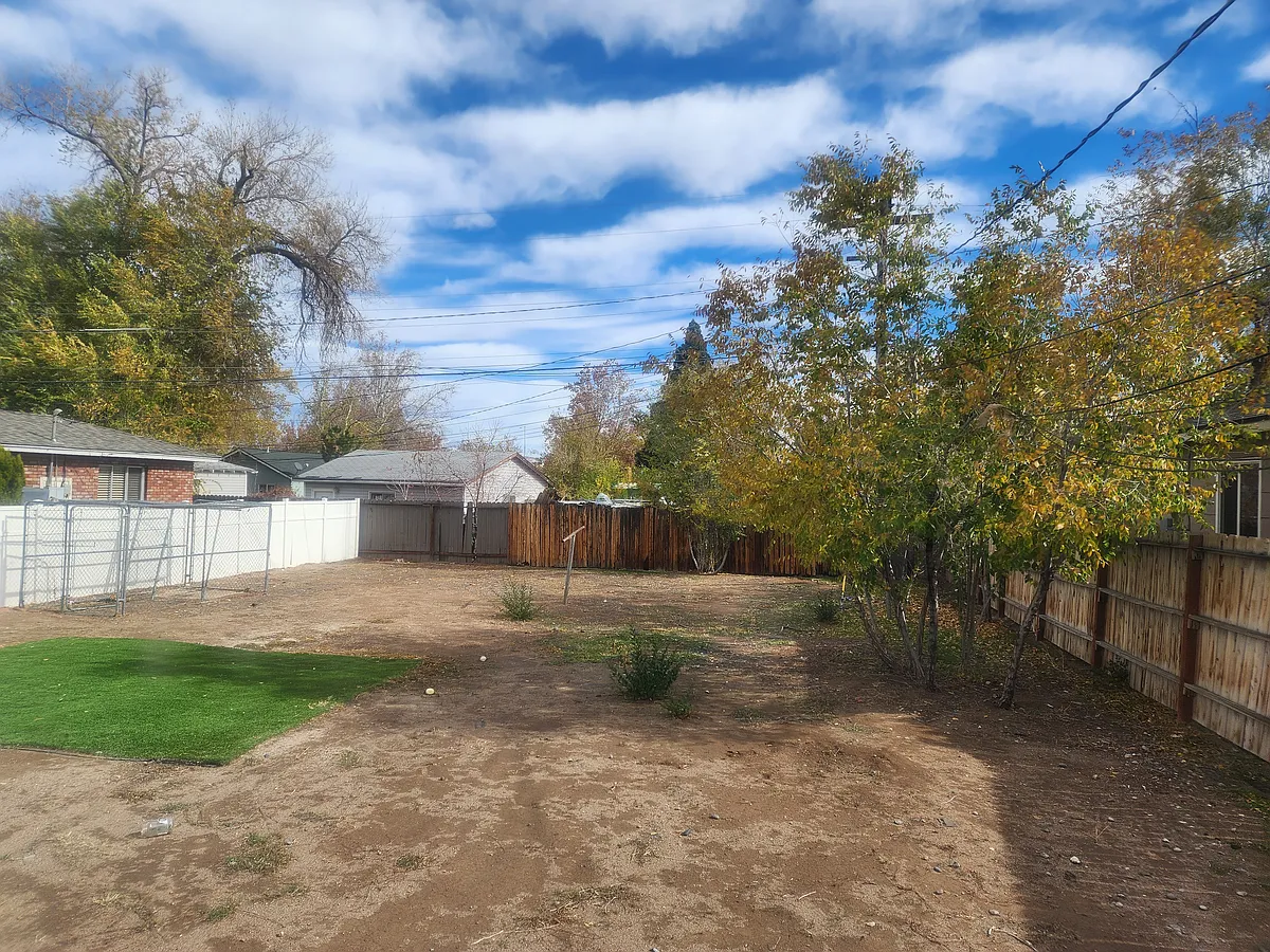 Building Photo - 1542 Kirman Ave