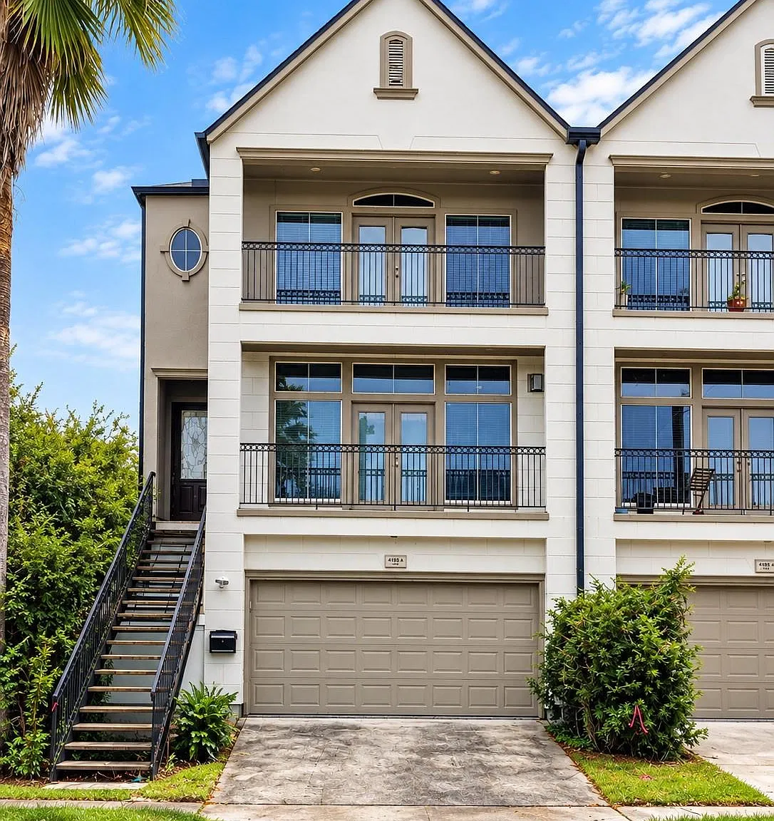 3 bed, 2.5 bath, 2373 sqft, $3,900 — Photo 1