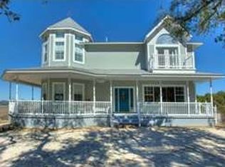 1170 Northlake Dr, Lakehills, TX 78063