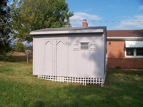 3rd image of 103 Poplar Dr