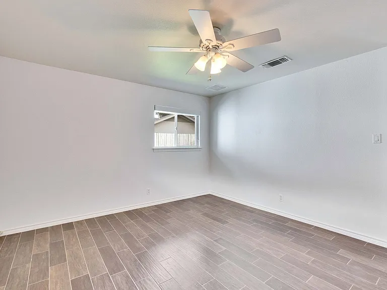 7709 Shoal Creek Blvd — Photo 11