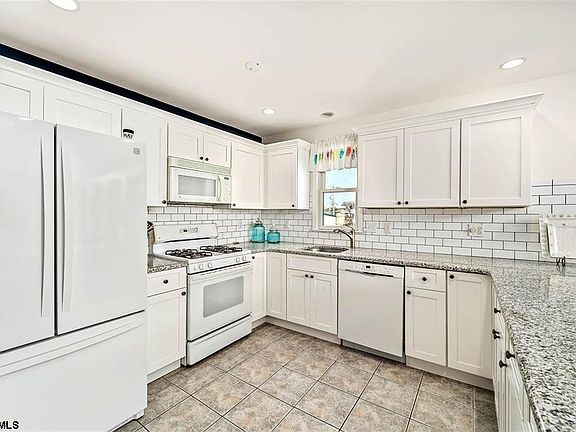 3rd image of 213 81st St E #Sea
