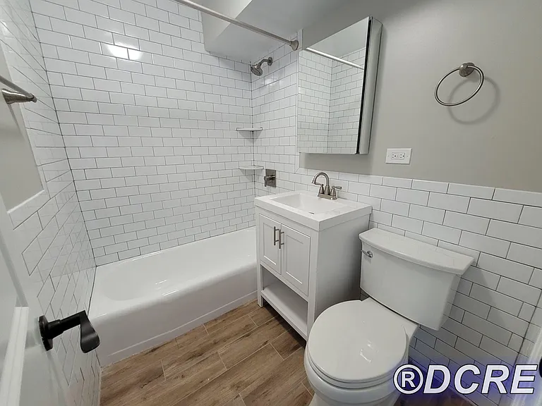 2020 W Farwell Ave #409A — Photo 6