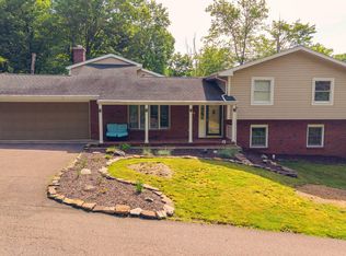 615 Country Club Dr, Bloomsburg, PA 17815