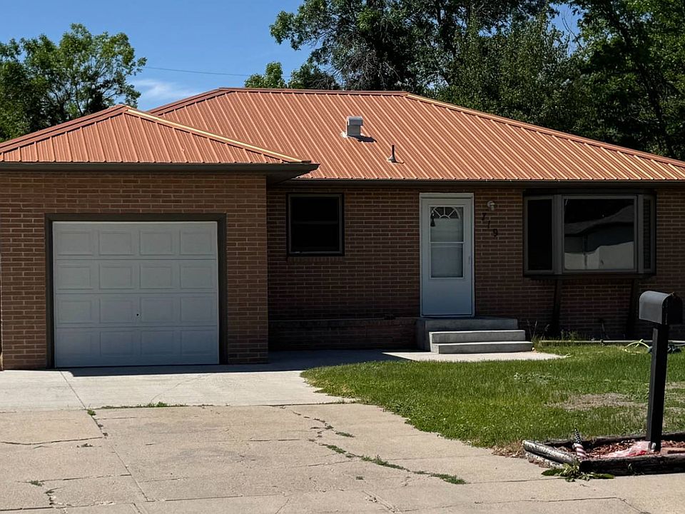 1st image of 719 W 12th St