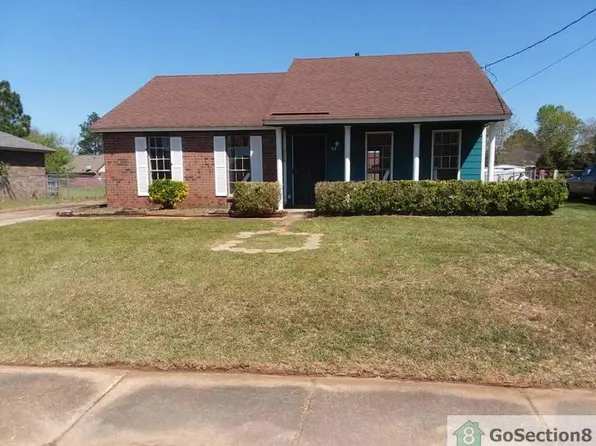835 W Canyon Ct, Montgomery, AL 36110